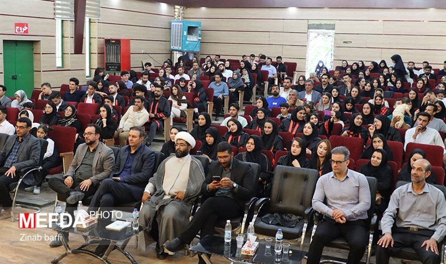 آیین دانش آموختگان مقطع کارشناسی دانشکده علوم پزشکی سیرجان برگزار شد